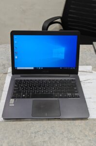 ASUS ZenBook UX305LA / refubrished laptop - Refurbished Laptop BudgetLappy
