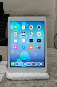 Apple iPad Air (1st Generation) – MD794HN/A - Refurbished Tablet BudgetLappy
