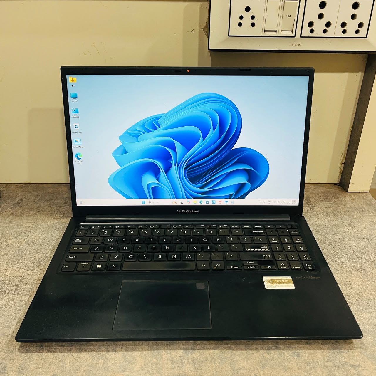 ASUS VivoBook X1504VA | Intel Core i3 13th Gen 1315U | 8GB RAM DDR4 | 512GB NVMe SSD | Intel(R) UHD graphics 3.8GB Shared Graphics | Used Laptop